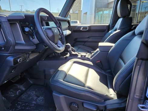 New 2025 Ford Bronco Badlands w/ Black Appearance Package AWD/4WD image 17