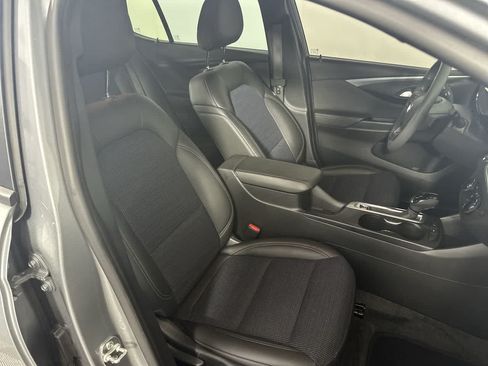 Used 2025 Buick Envista Preferred FWD image 20