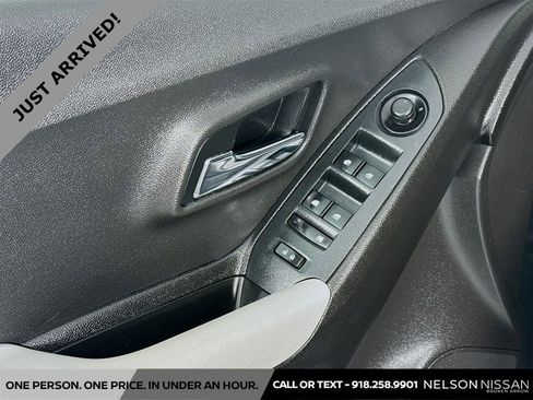 Used 2018 Chevrolet Trax LT w/ Driver Confidence Package image 17