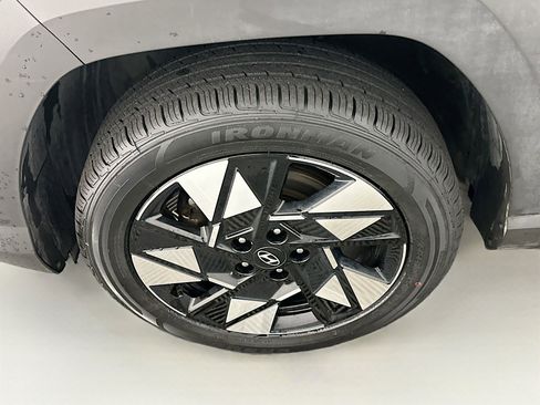 Used 2025 Hyundai Kona SEL image 11