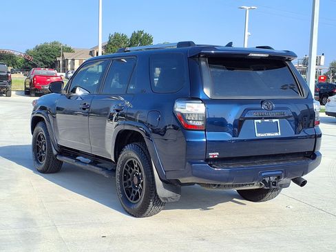 Used 2022 Toyota 4Runner SR5 Premium w/ Moonroof Package RWD image 7