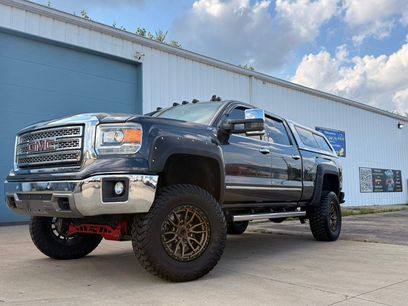 Used 2015 GMC Sierra 1500 SLT w/ SLT Crew Cab Value Package