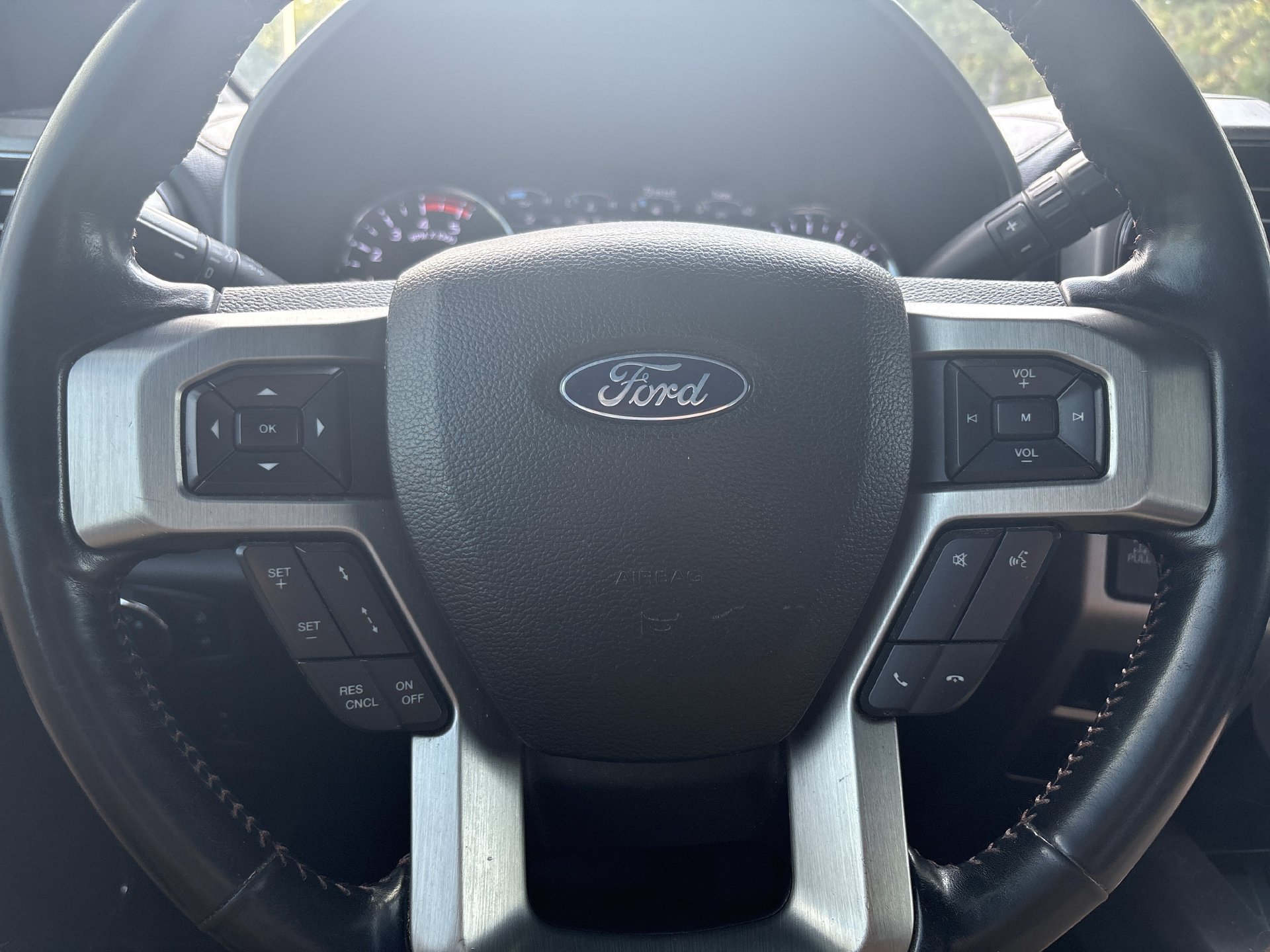 Used 2021 Ford F250 Platinum w/ FX4 Off-Road Package AWD/4WD image 8