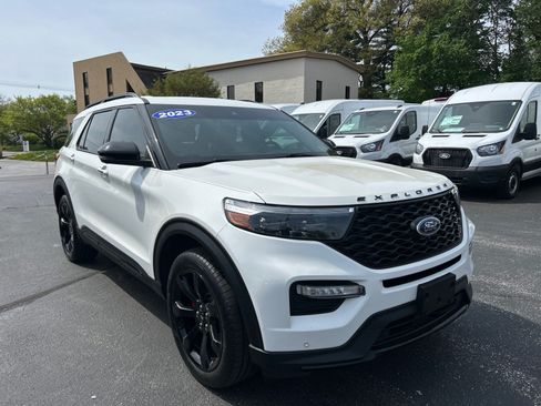 Certified 2023 Ford Explorer ST w/ Equipment Group 401A AWD/4WD image 3