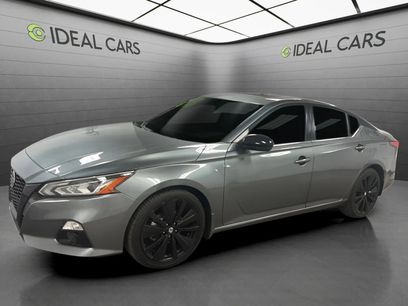Used 2022 Nissan Altima 2.5 SR w/ Midnight Edition Package