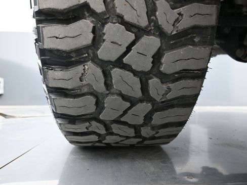 Used 2023 GMC Sierra 1500 AT4 w/ AT4 Premium Package image 18