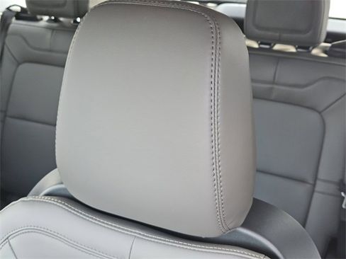 New 2026 Lincoln Corsair Premiere image 14