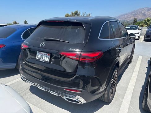 Used 2025 Mercedes-Benz GLC 350e 4MATIC image 4