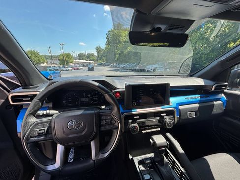 Used 2025 Toyota Tacoma TRD Off-Road AWD/4WD image 28