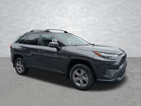 Used 2023 Toyota RAV4 XLE w/ Convenience Package FWD image 2