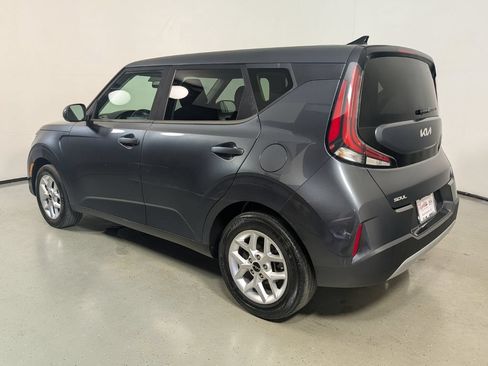 Used 2023 Kia Soul LX w/ LX Technology Package FWD image 5