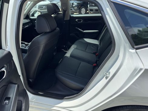 Used 2022 Honda Civic Touring image 7