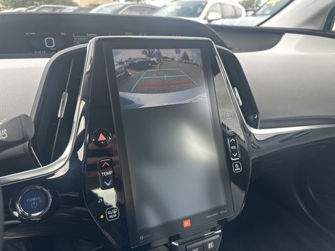 Used 2021 Toyota Prius Limited w/ Premium Convenience Package FWD image 22