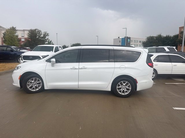 Used 2022 Chrysler Pacifica Touring-L w/ Uconnect Theater Family Group FWD image 5