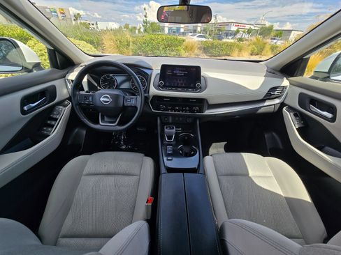 Used 2025 Nissan Rogue SV FWD image 21