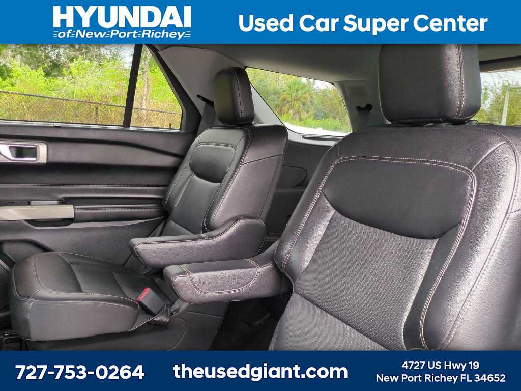 Used 2022 Ford Explorer Limited w/ Equipment Group 301A RWD image 16