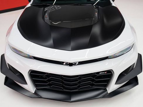 Used 2023 Chevrolet Camaro ZL1 RWD image 6