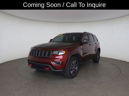Used 2017 Jeep Grand Cherokee Trailhawk w/ Trailhawk Luxury Group AWD/4WD image 2