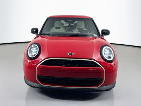 Used 2025 MINI Cooper 2-Door Hardtop image 2