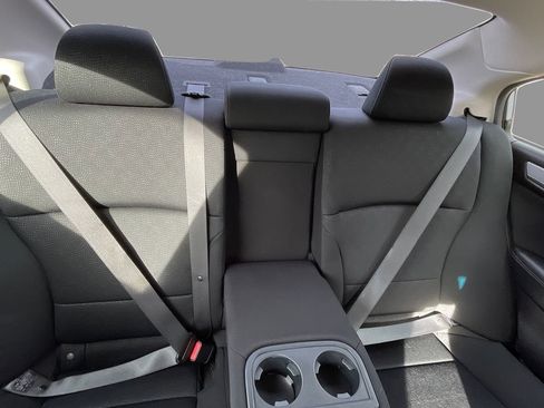 Used 2017 Subaru Legacy 2.5i Premium image 13