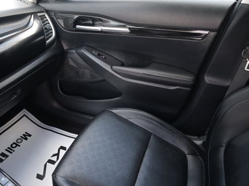 Used 2023 Kia Seltos EX image 12