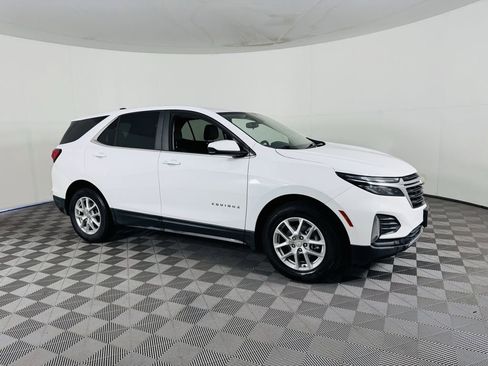 Used 2023 Chevrolet Equinox LT FWD image 2