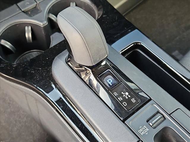 Used 2025 Toyota Prius LE FWD image 14