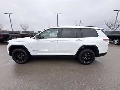 New 2025 Jeep Grand Cherokee L Altitude image 5