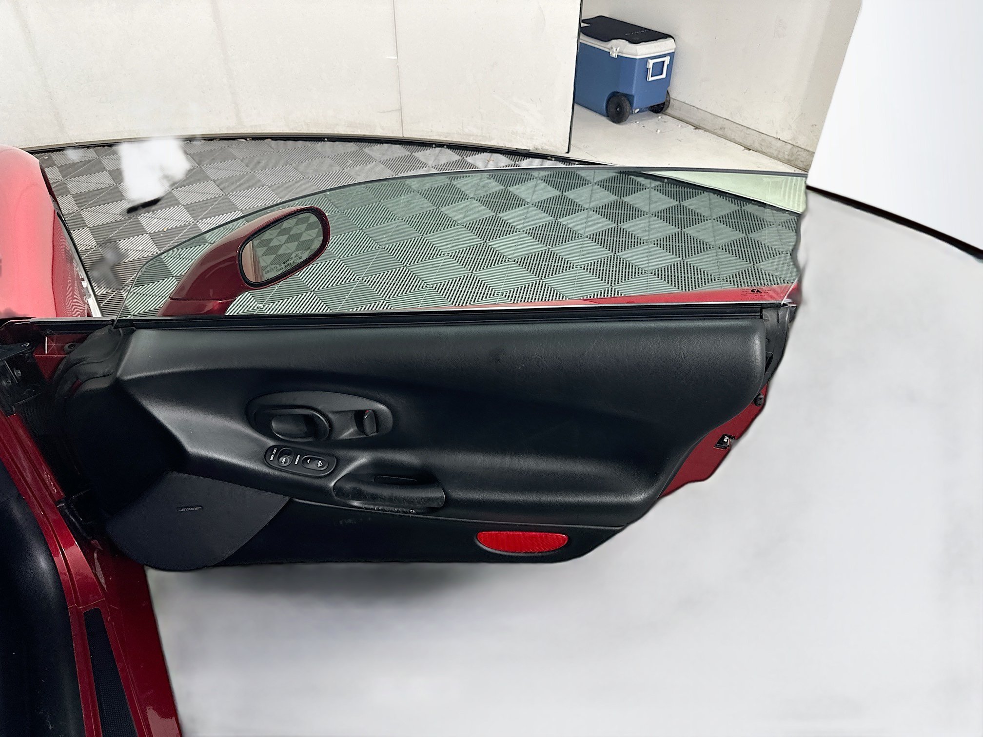 Used 2004 Chevrolet Corvette Convertible w/ Preferred Equipment Group RWD image 26