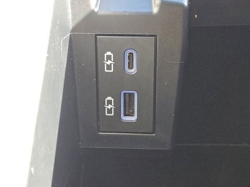 Used 2021 Toyota Sienna XSE image 17