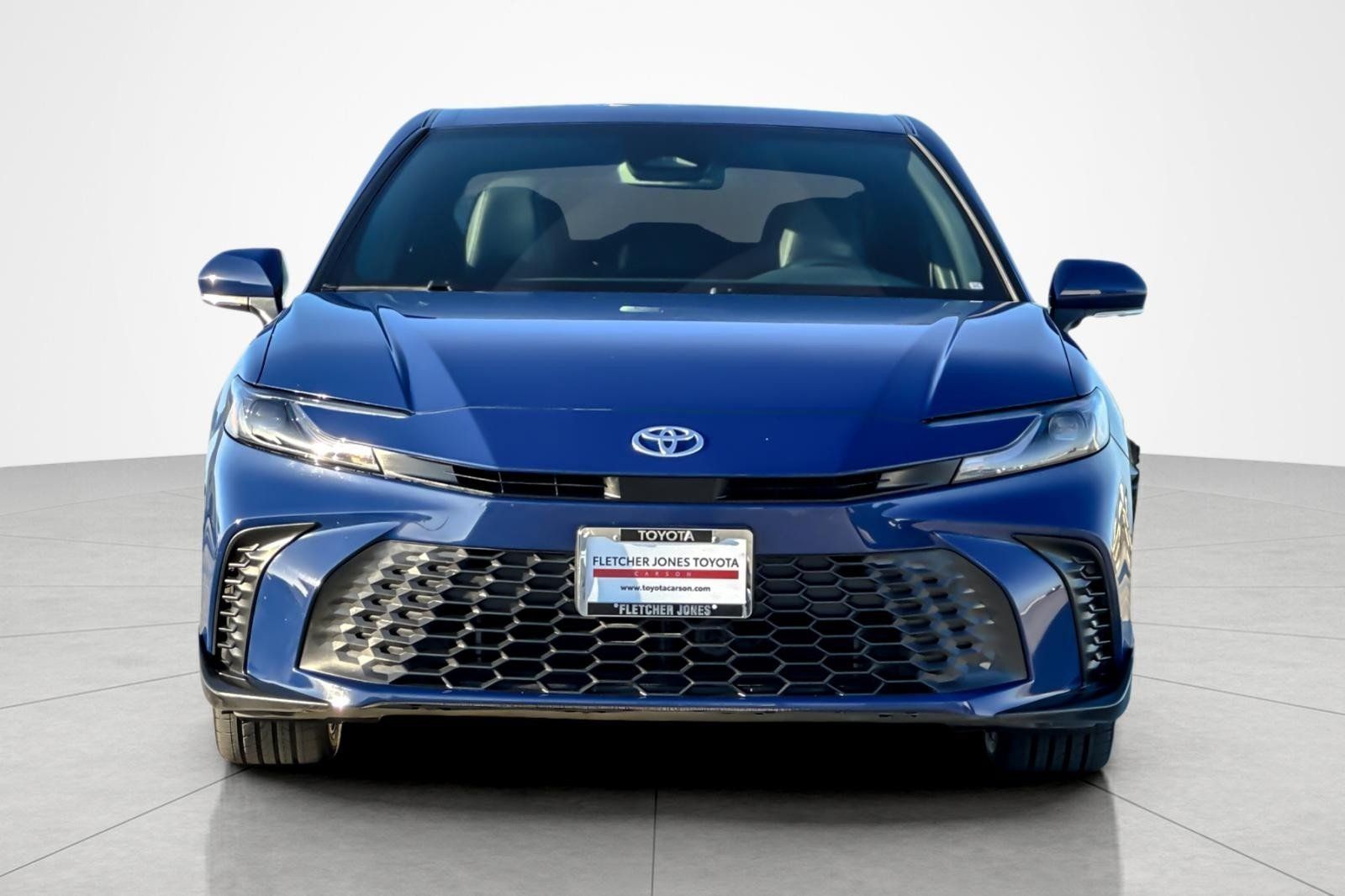 Used 2025 Toyota Camry SE w/ Convenience Package FWD image 8