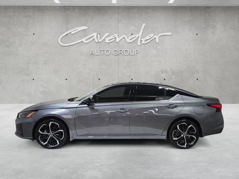 Used 2024 Nissan Altima 2.5 SR w/ SR Premium Package AWD/4WD image 13