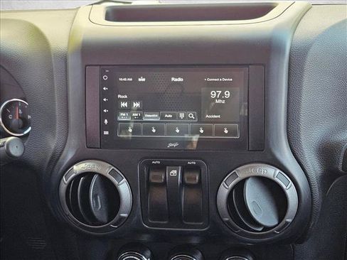 Used 2015 Jeep Wrangler Sport w/ Quick Order Package 24S AWD/4WD image 18