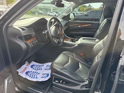 Used 2017 Cadillac Escalade Luxury AWD/4WD image 5