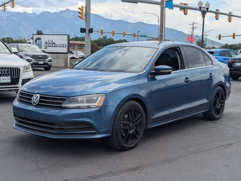Used 2017 Volkswagen Jetta SE FWD image 9