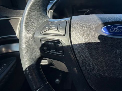 Used 2018 Ford Explorer XLT w/ Equipment Group 201A FWD image 22