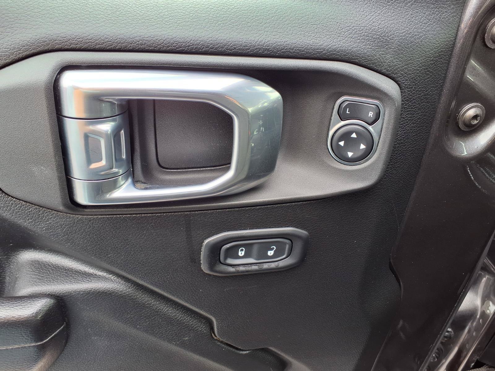 Used 2021 Jeep Gladiator Sport AWD/4WD image 16