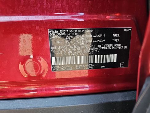 Used 2019 Toyota RAV4 Limited w/ Cold Weather Package FWD image 39