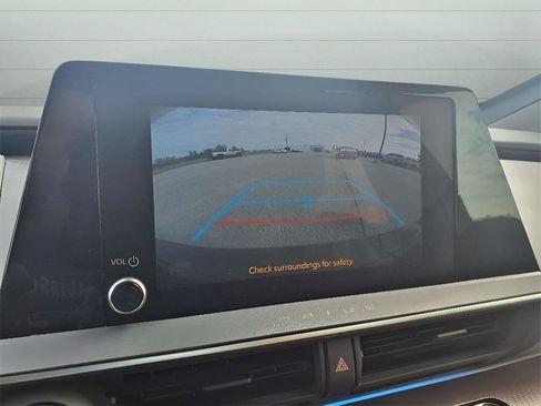 Used 2024 Toyota Prius XLE image 13