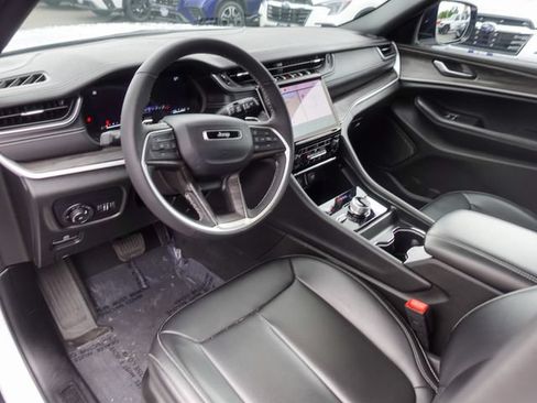 Used 2025 Jeep Grand Cherokee L Limited AWD/4WD image 11