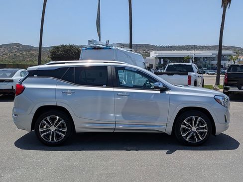 Used 2019 GMC Terrain Denali w/ Advanced Safety Package AWD/4WD image 11