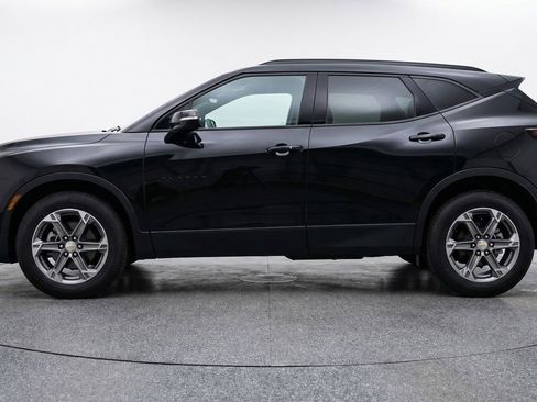 Used 2025 Chevrolet Blazer LT FWD image 5