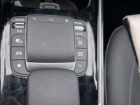 Used 2023 Mercedes-Benz GLB 250 GLB 250 image 31