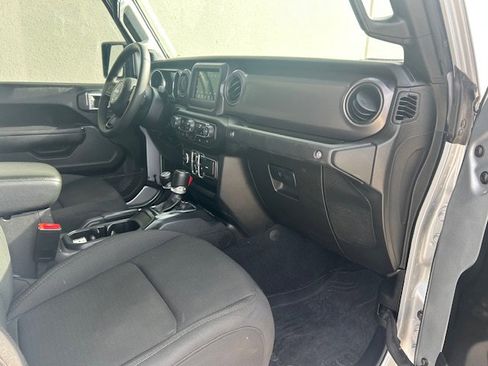 Used 2023 Jeep Gladiator Sport AWD/4WD image 10