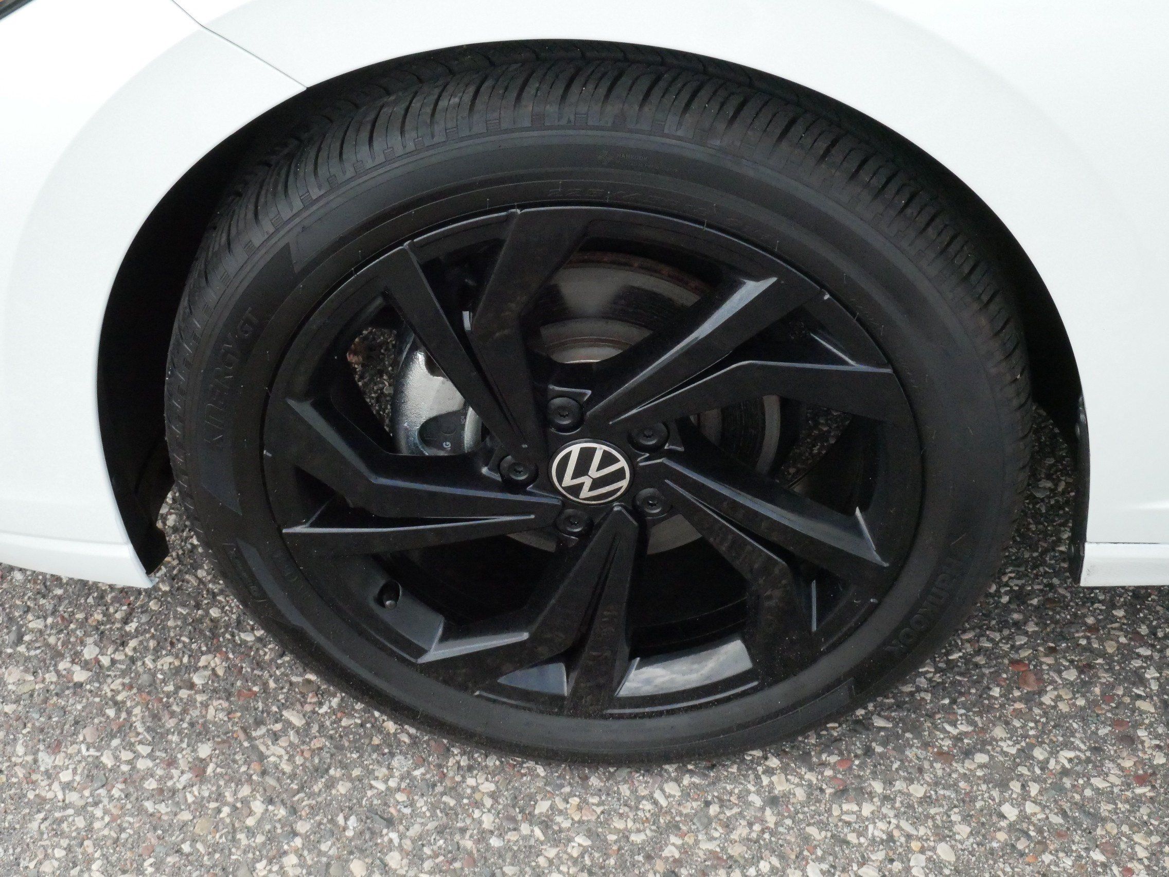 Certified 2025 Volkswagen Jetta SE w/ Sunroof Package FWD image 15