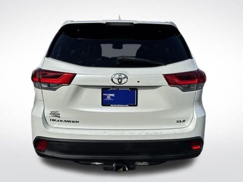 Used 2018 Toyota Highlander XLE image 4