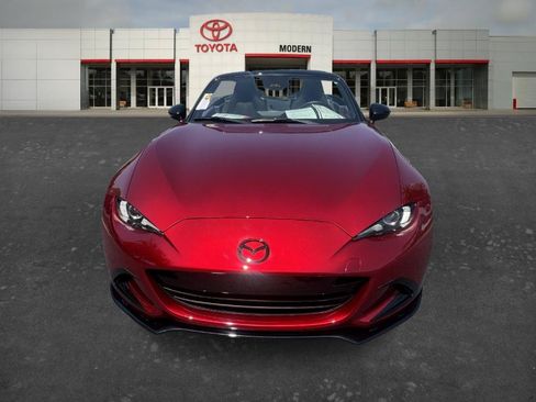 Used 2025 MAZDA MX-5 Miata Club RWD image 2