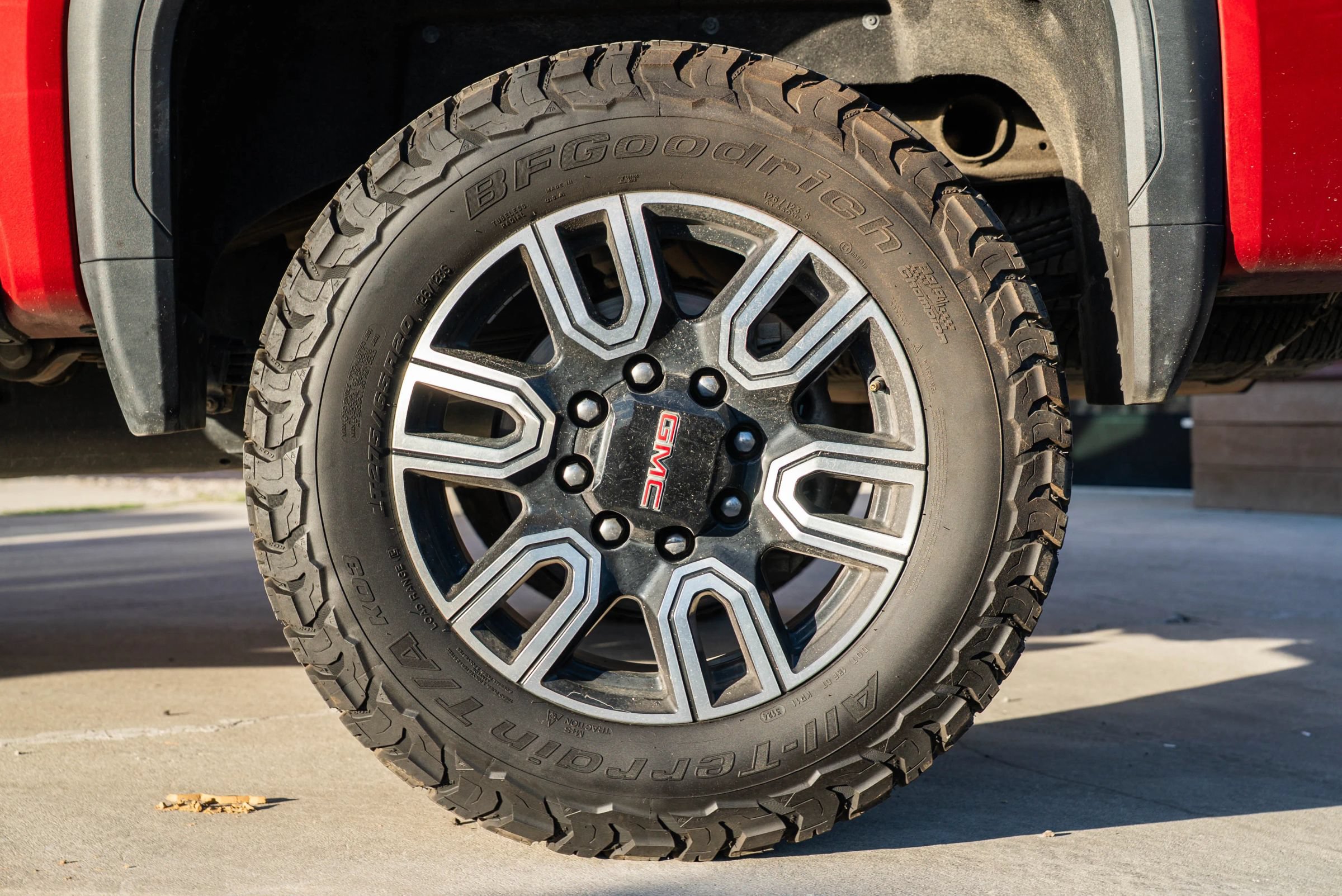 Used 2022 GMC Sierra 2500 AT4 AWD/4WD image 4