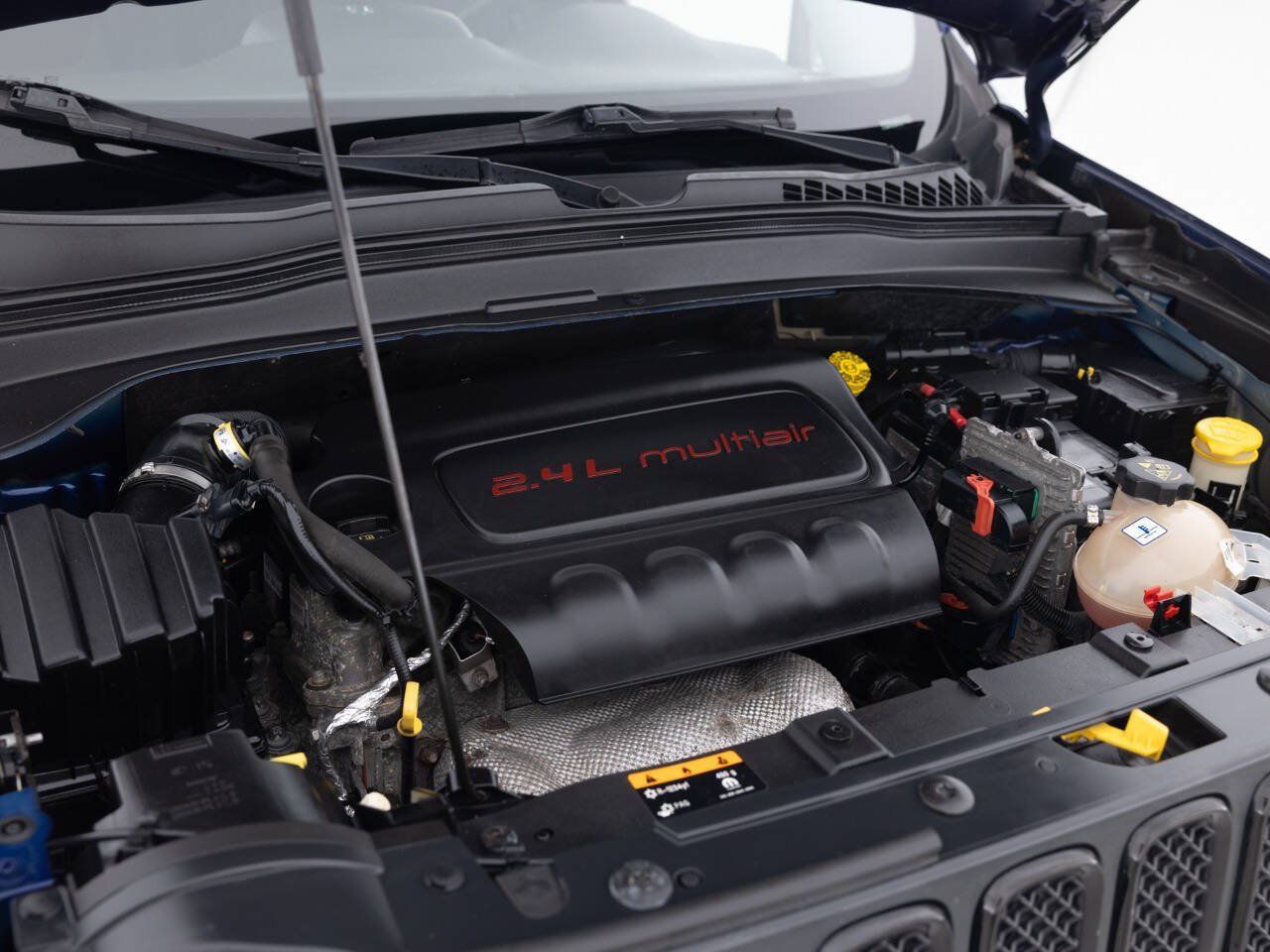 Used 2016 Jeep Renegade Latitude FWD image 39