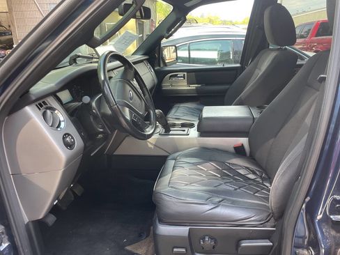 Used 2017 Ford Expedition XLT image 9